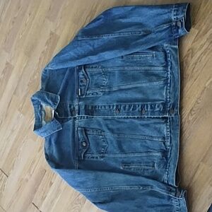 Levi Strauss Signature Denim Jacket Size XL Adj Sleeve And Waist Has Pockets